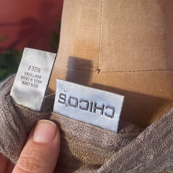 CHICO’S | taupe crinkly button up 2 (M) - Picture 6 of 9